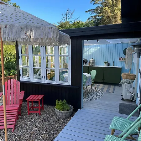 Romantic Near Water And History *